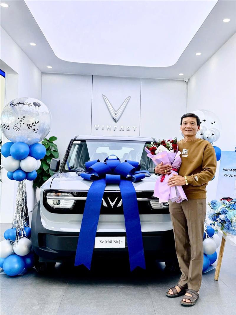 Mừng Quý Khách Hàng Nhận Xe Mới