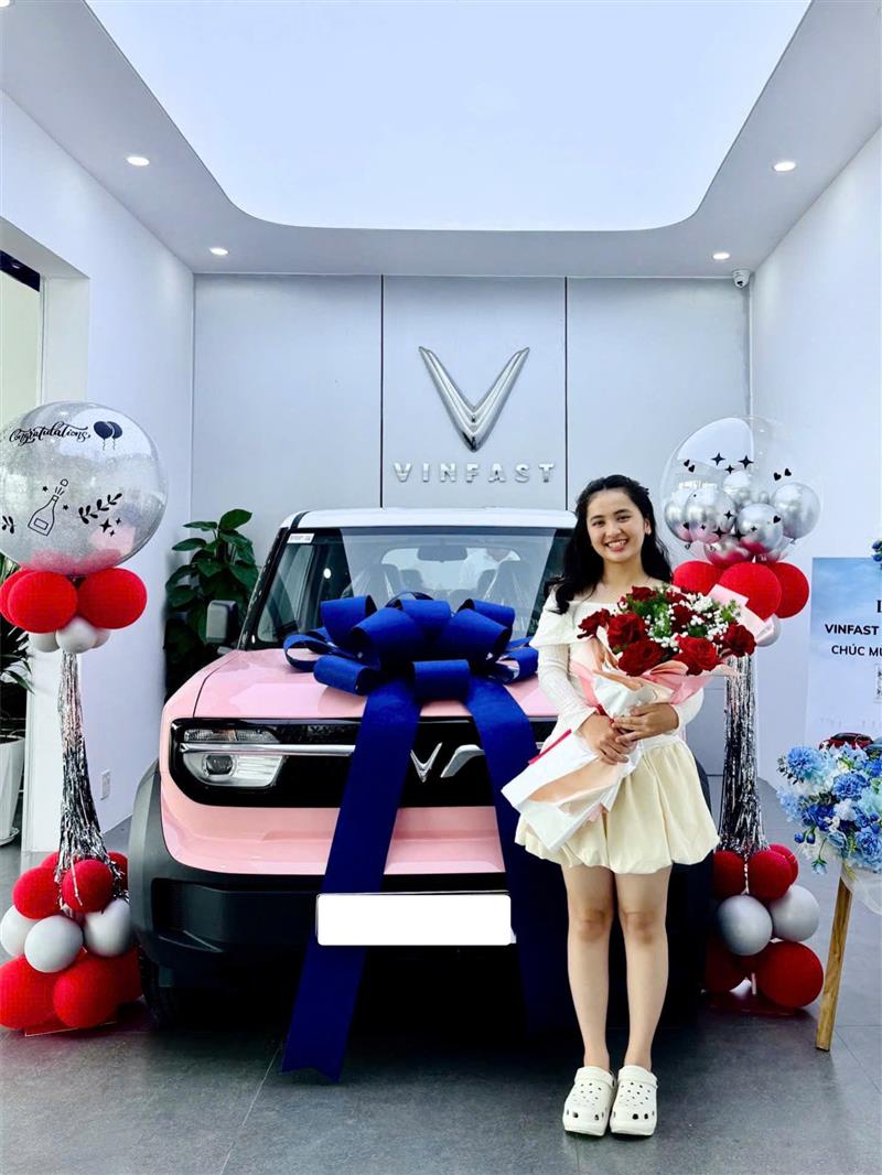 Mừng Quý Khách Hàng Nhận Xe Mới